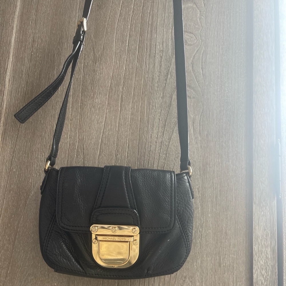 Michale Kors adjustable strap crossbody bag